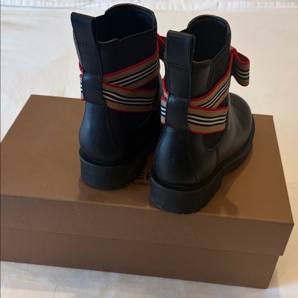 Burberry Kids Black Boots with Red and White Stripes - Picture 3 of 9